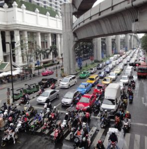 Bangkok’da Hayat – Ulaşım, Sinema ve Protestolar